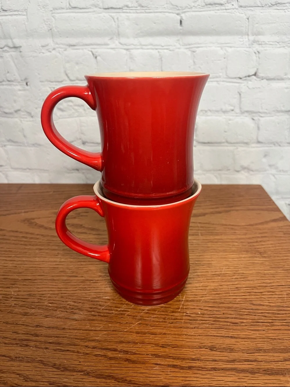 Le Creuset Red Cerise Stoneware Coffee Mug Set of 2~ Ombre Gradient Cups
